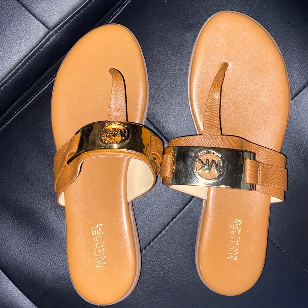 MICHAEL Michael Kors
Warren Saffiano Thong Sandal